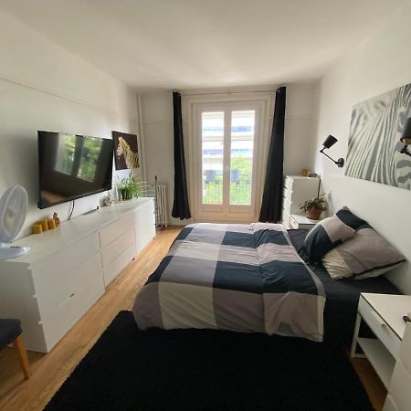 Ferienwohnung Grand F2 Avec Vue Sur La Maison De Georges Brassens Paris Exterior foto