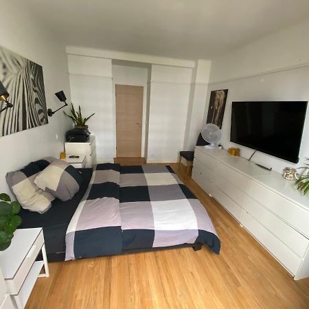 Ferienwohnung Grand F2 Avec Vue Sur La Maison De Georges Brassens Paris Exterior foto